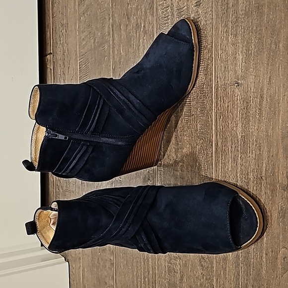 Journee Sabeena Collection Navy Boots sz 9 - Picture 7 of 7